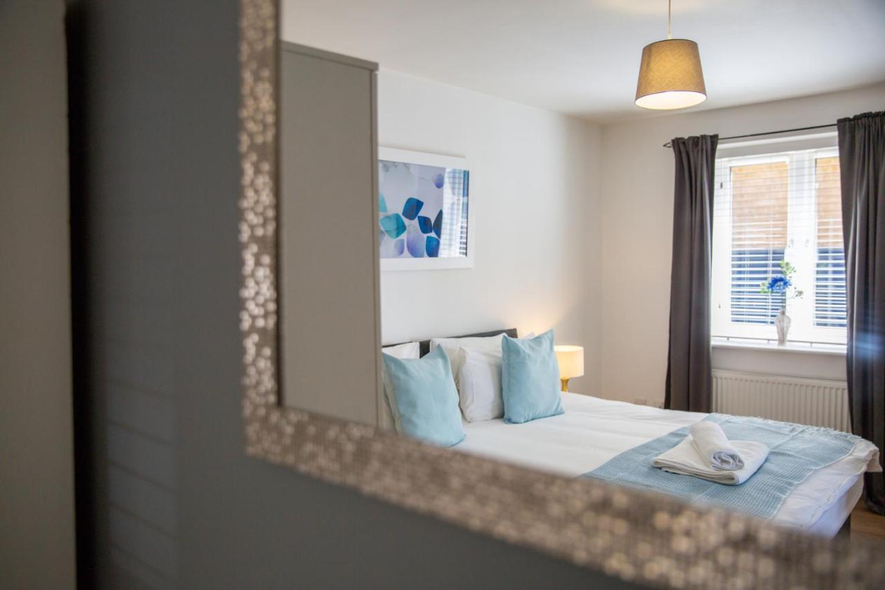 Velvet 1-Bedroom Apartment, Clockhouse, Hoddesdon Kültér fotó