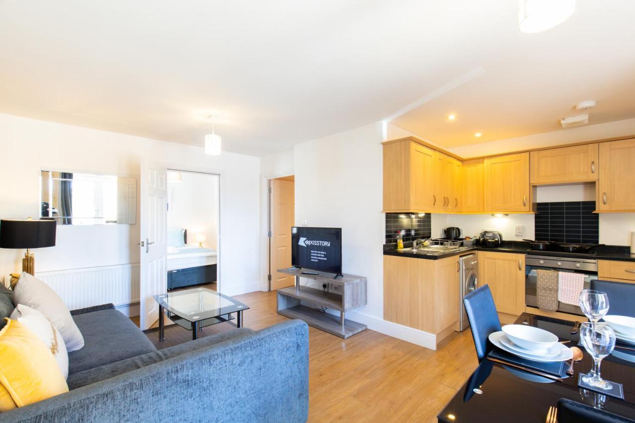 Velvet 1-Bedroom Apartment, Clockhouse, Hoddesdon Kültér fotó